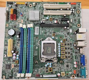 Matična plošča Lenovo ThinkCentre M81 M91 M91p 03T8351 IS6XM Rev:1.0 - Brez I/O zaščite - rabljeno