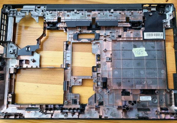 Pokrov spodnjega dela ohišja Lenovo ThinkPad L540 - rabljeno - Image 2
