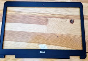 OEM DELL LATITUDE E5440 LCD ČRN OBROČ S PRIKLJUČKOM ZA KAMERO CHA01 P/N GKYW6 - rabljeno