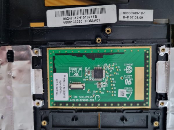 IZVORNO TOSHIBA SATELLITE L300-2CZ V000133220 ZGORNJI POKROV + TOUCHPAD - rabljeno - Image 2