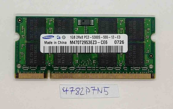 Samsung 1GB DDR2 PC2-5300S 667MHz pomnilnik za prenosnik Fujitsu Siemens Esprimo V5515 - rabljeno