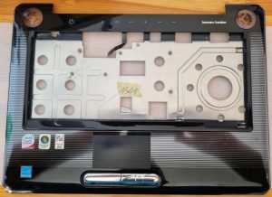 Toshiba Satellite A300 A300D Pokrov za palmrest in touchpad EABL5002010 3BBL5TA0I10 - rabljeno