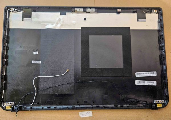 Zgornji pokrov prenosnika Toshiba Satellite C50D-A-133 – Kamera vključena - rabljeno - Image 2
