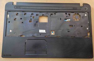 Palmrest + Touchpad in plošča za gumb za vklop za Toshiba Satellite C50D-A-133 - rabljeno