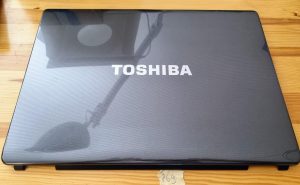 Zgornji pokrov LCD zaslona Toshiba Satellite L300 L305 - rabljeno