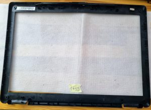 Pokrov sprednjega LCD okvirja za prenosni računalnik Toshiba Satellite L300 V000130820 - rabljeno