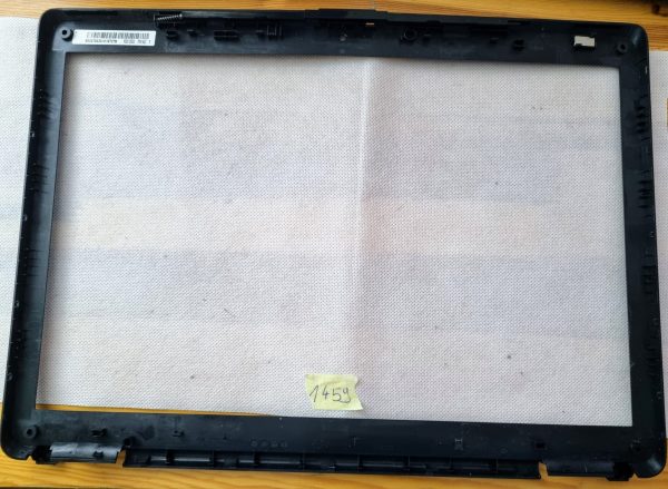 Pokrov sprednjega LCD okvirja za prenosni računalnik Toshiba Satellite L300 V000130820 - rabljeno