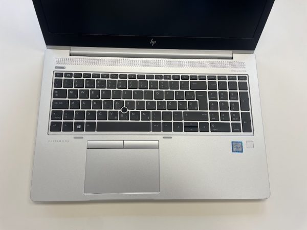 Prenosnik HP Elitebook 850 G6 - SLO Nalepke na tipkovnici / i5 / RAM 16 GB / SSD Disk / 15,6″ FHD - Image 4