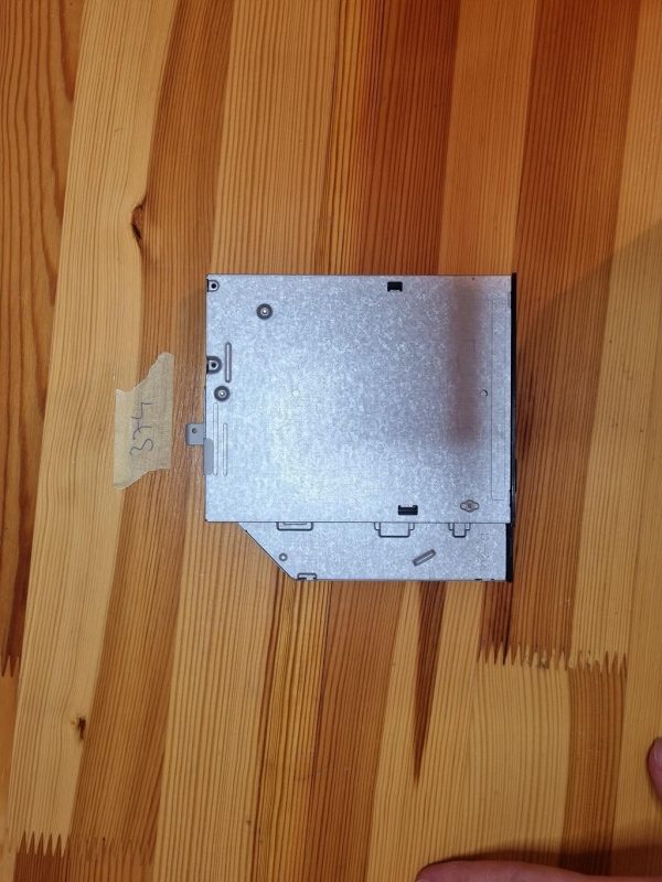 Model DVD zapisovalnika GTB0N - slika 2