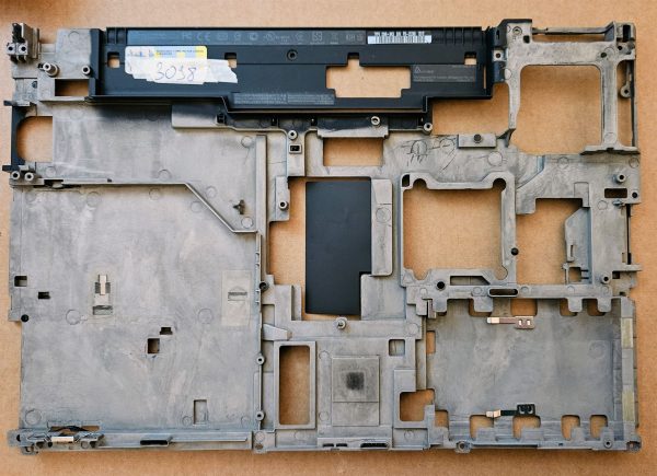 Originalni deli prenosnega računalnika Lenovo ThinkPad T430 Bottom Case Structure Frame 0B41070 - slika 2