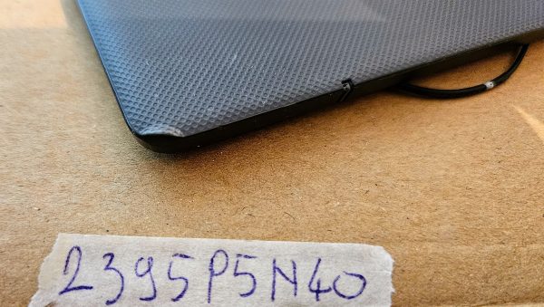 HP Chromebook 14 G6 Zamenjava zgornjega pokrova LCD pokrova L90415-001 - slika 3