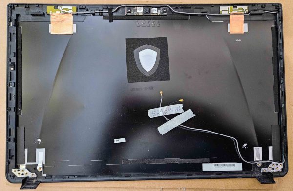 Zgornji pokrov zaslona prenosnika MSI GE60 2PC Apache – originalni nadomestni del - slika 2