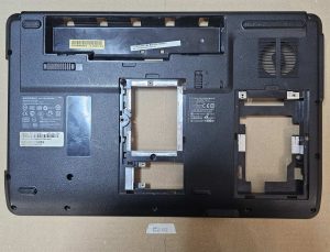 eMachines E525 Bottom Case AP06R000400 - Originalni nadomestni del za prenosnik