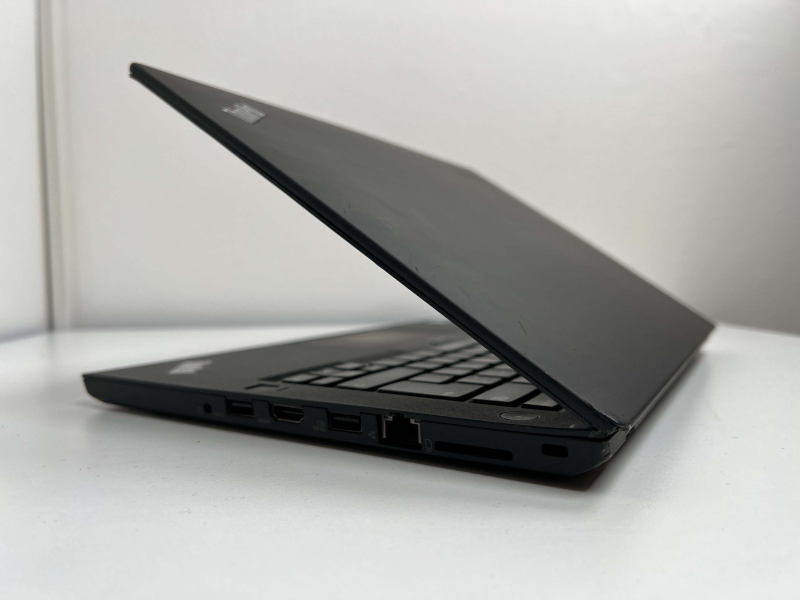 Prenosnik Lenovo ThinkPad T480 / i5 / RAM 8 GB / SSD Disk / 14,0″ FHD - slika 3