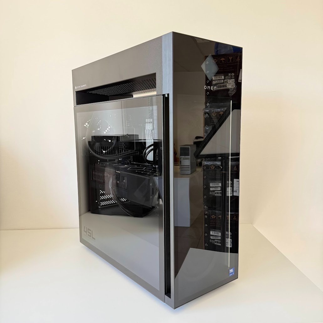Računalnik HP Omen By Hp 45L Gaming Desktop GT22-3XXX / Core Ultra 9 / RTX 5090 / RAM 64 GB / 2TB SSD - slika 4