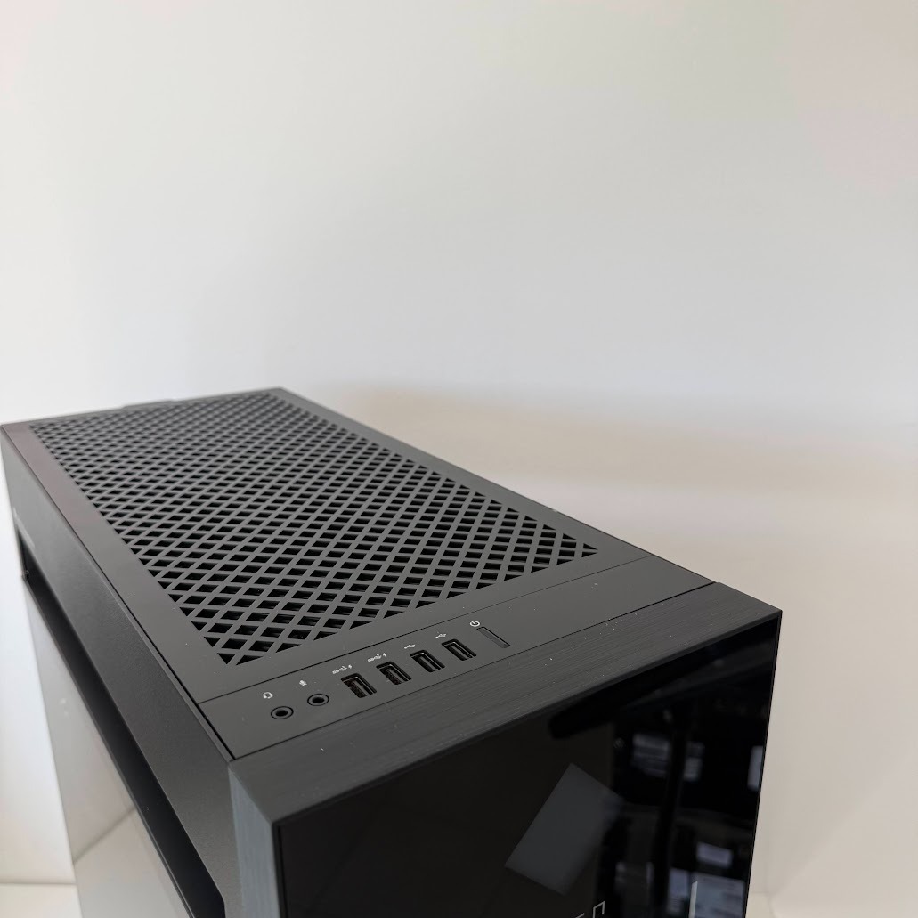 Računalnik HP Omen By Hp 45L Gaming Desktop GT22-3XXX / Core Ultra 9 / RTX 5090 / RAM 64 GB / 2TB SSD - slika 5