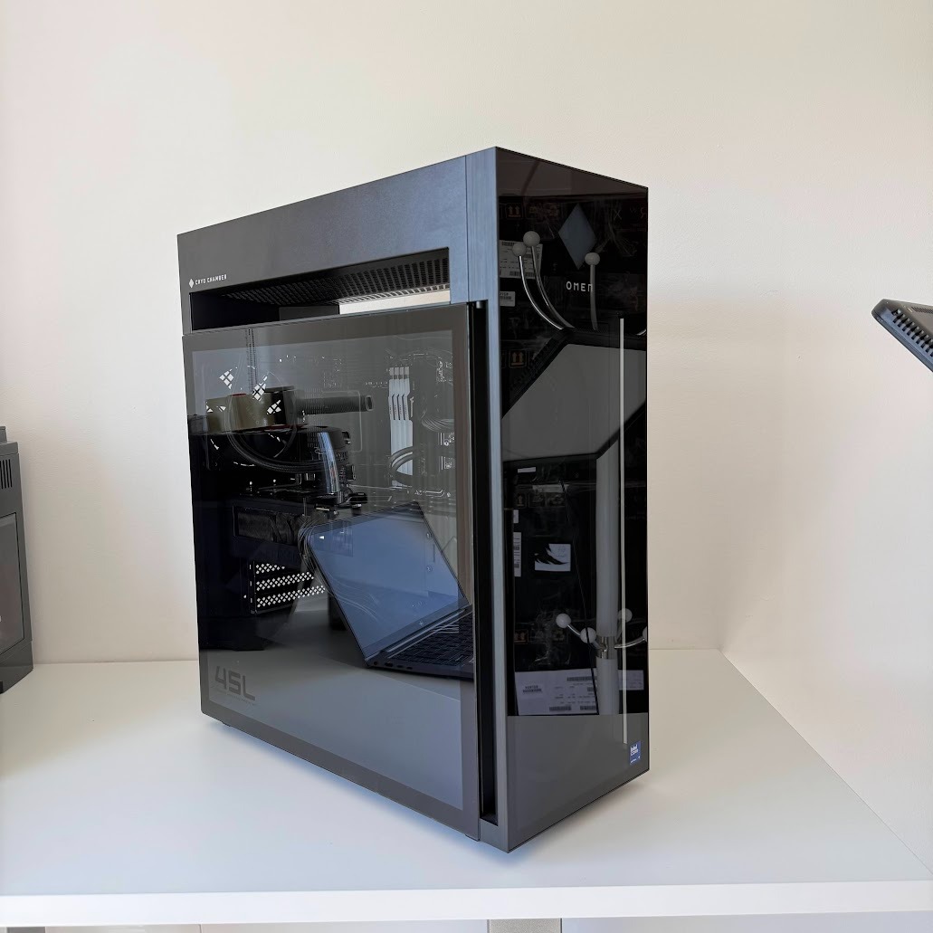 Računalnik HP Omen By Hp 45L Gaming Desktop GT22-3XXX / Core Ultra 9 / RTX 5090 / RAM 64 GB / 2TB SSD - slika 4