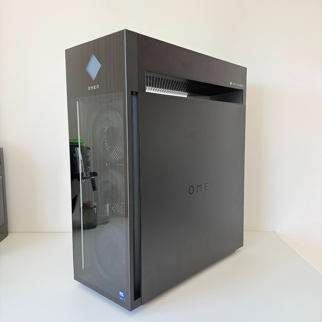 Računalnik HP Omen By Hp 45L Gaming Desktop GT22-3XXX / Core Ultra 9 / RTX 5090 / RAM 64 GB / 2TB SSD - slika 4
