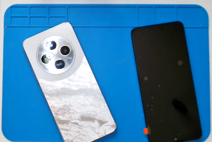 menjava-zaslona-pri-telefonu